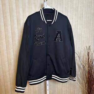 RARE/ALO Yoga the GOAT bomber jacket/Unisex / No size tag but L/XL